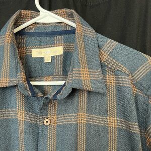 The Territory Ahead long sleeve shirt size, Large